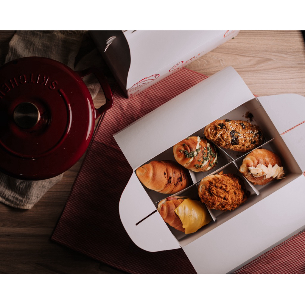 SALT BREAD BOX DELUXE( ORIGINAL, EARL GRAY CHOCOLATE RAISIN, KOREAN GARLIC CREAM CHEESE, FURIKAKE, F