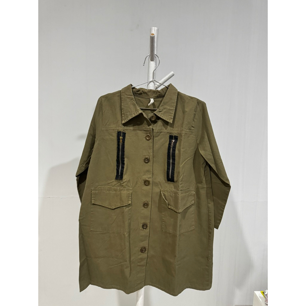 [PRELOVED] Coat Outer Hijau Army Wanita