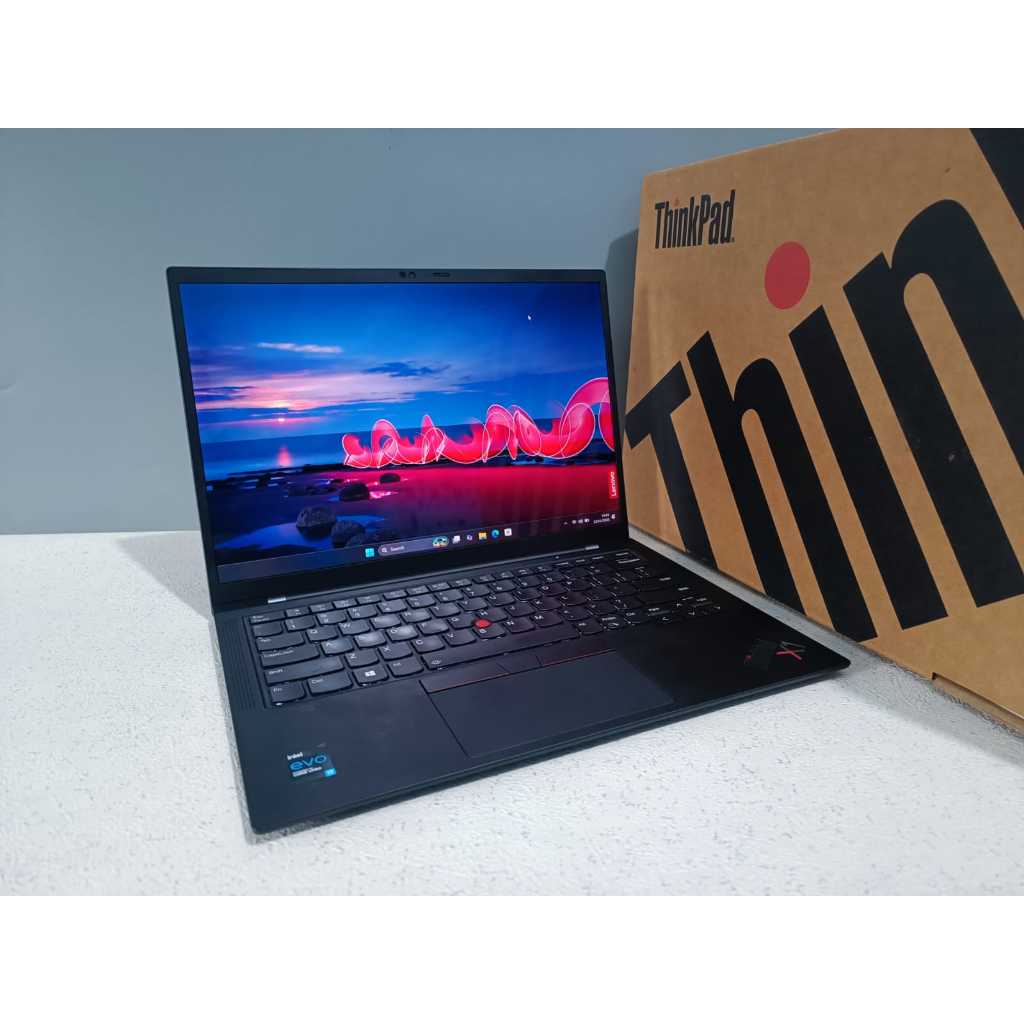 Thinkpad X1 Carbon i7 1185G7 EVO RAM 16GB SSD 512GB Layar 4K Fullset Like New
