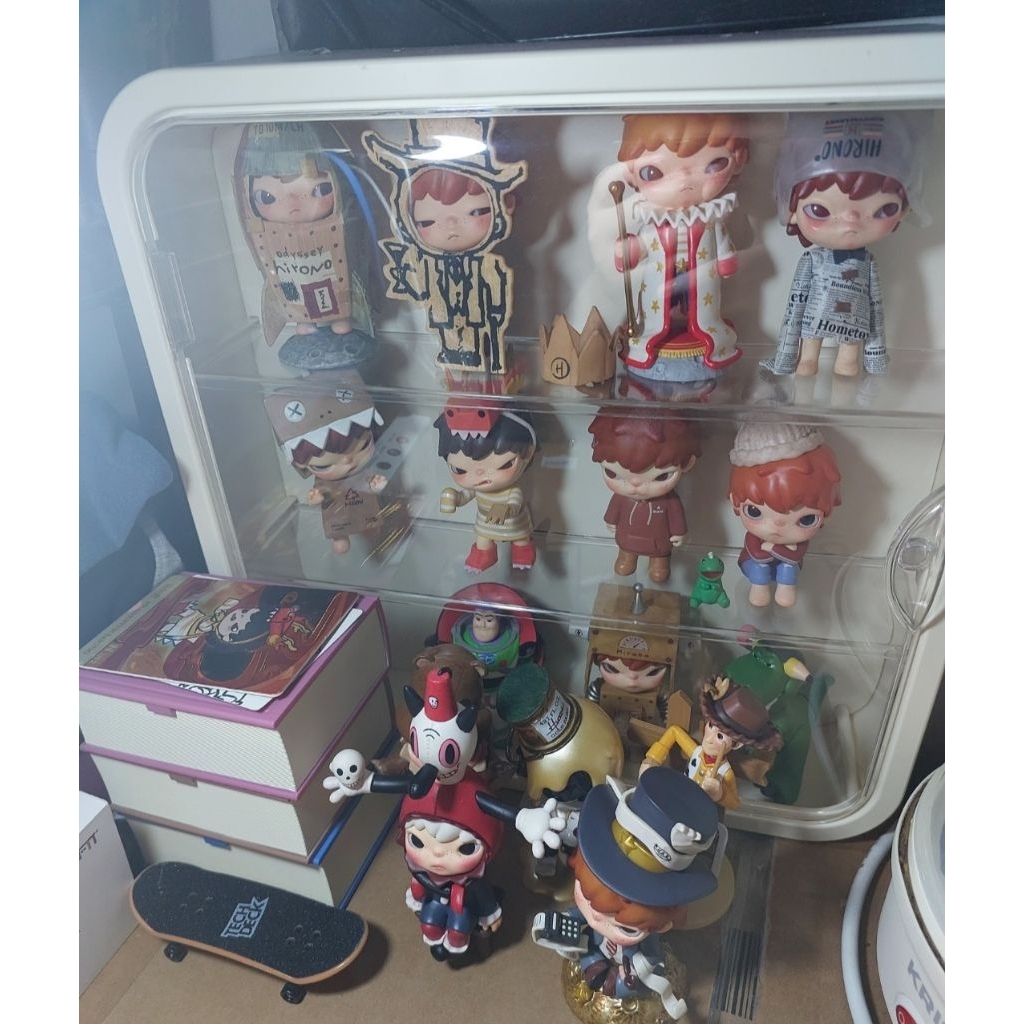 Hirono Voyage, Business man, The King, Staring, Robot, Alienegra, Devilry, Loong, Sundol