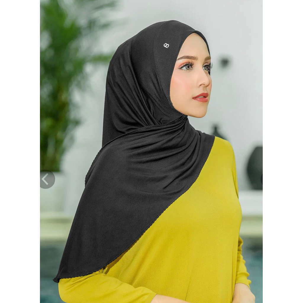 Everyday Slip On Buttonscarves