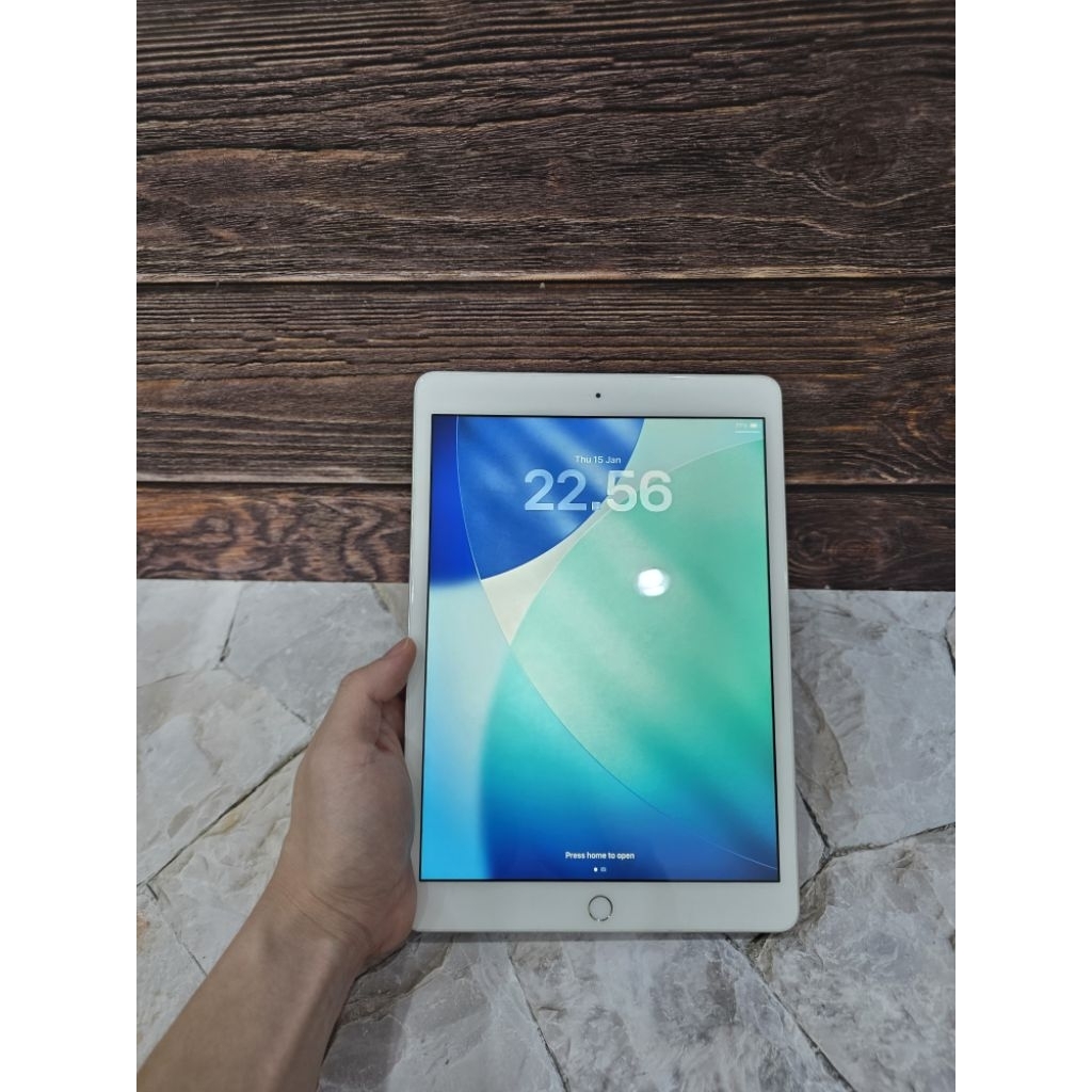 APPLE IPAD 8 32GB WIFI ONLY EX GARANSI RESMI INDONESIA