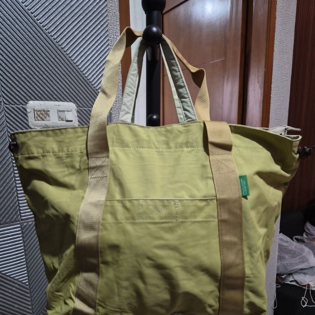 Tas kanvas tebal Benetton