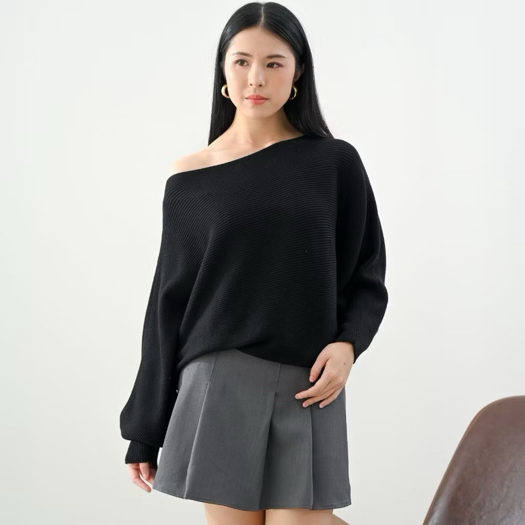 Sueter Cloth - Amber Batwing knit top /Sweater / Sabrina top