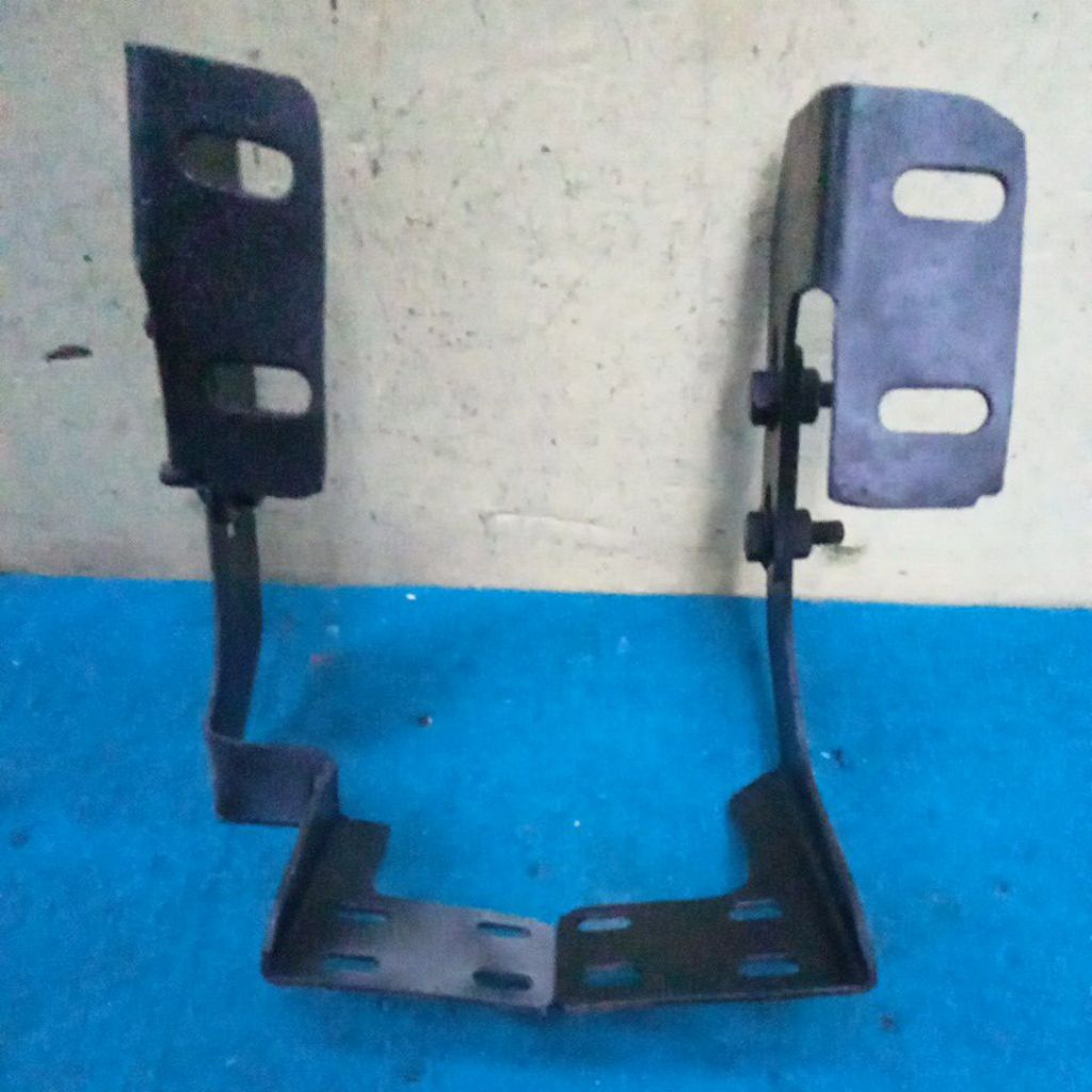 Bracket dudukan tanduk bumper belakang Toyota Avanza Xenia original