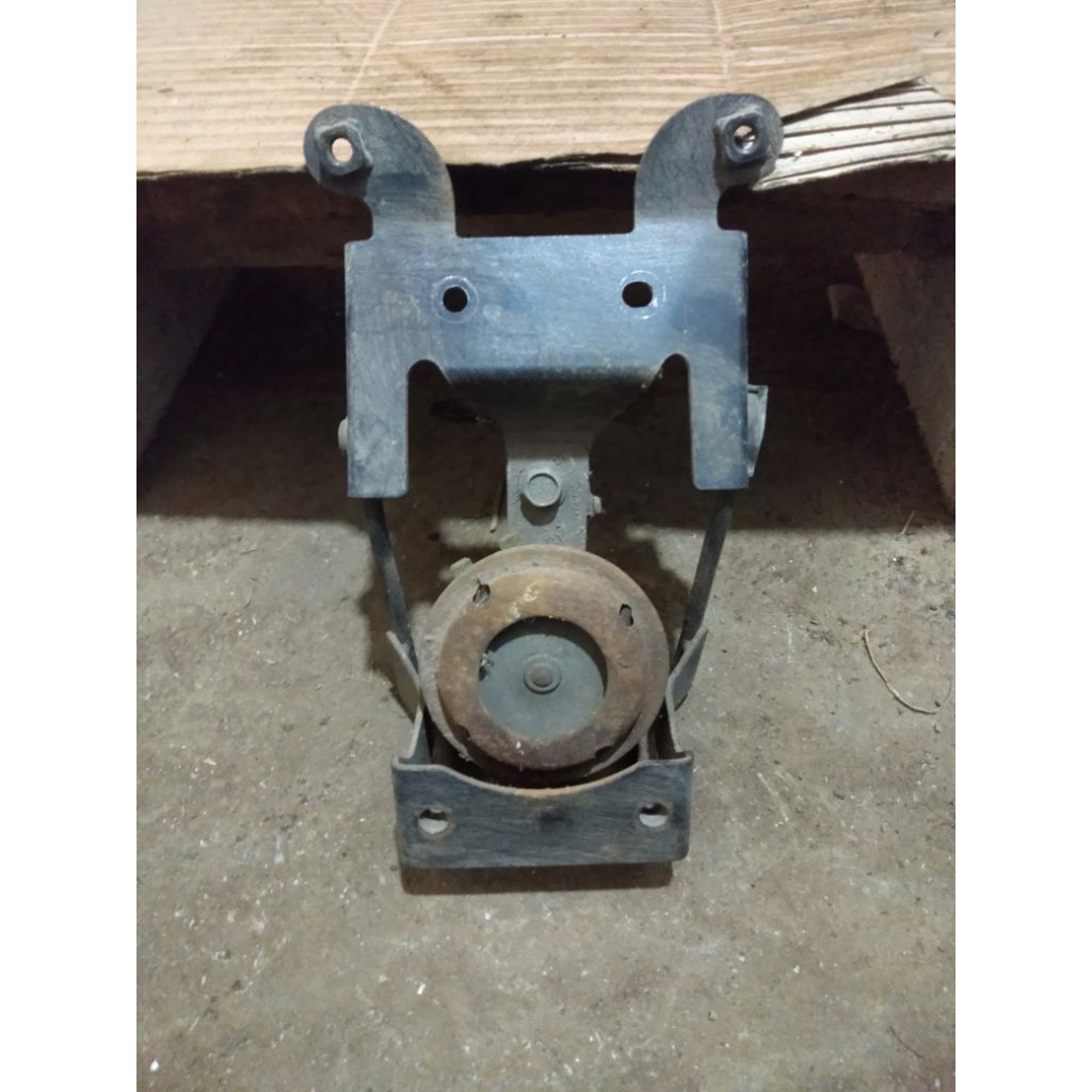 dudukan dasi,panel dasi Vega r/Vega lama