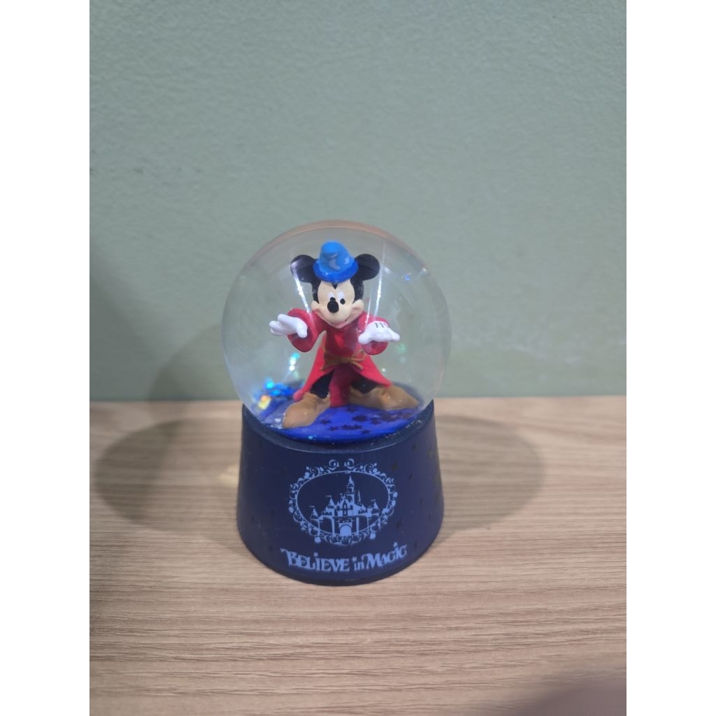 HongKong Disneyland Sorcerer Mickey Mouse snow globe