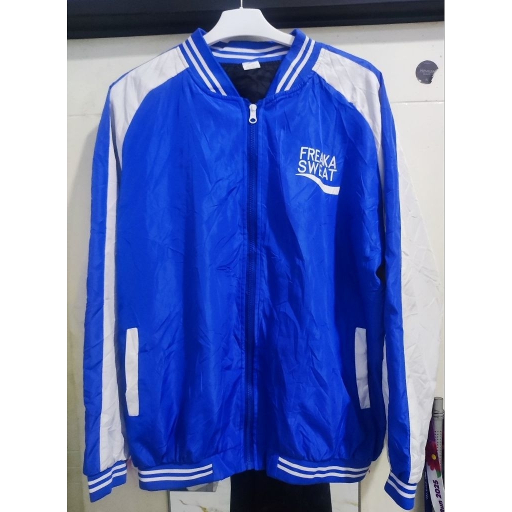 VARSITY FREAKA SWEAT