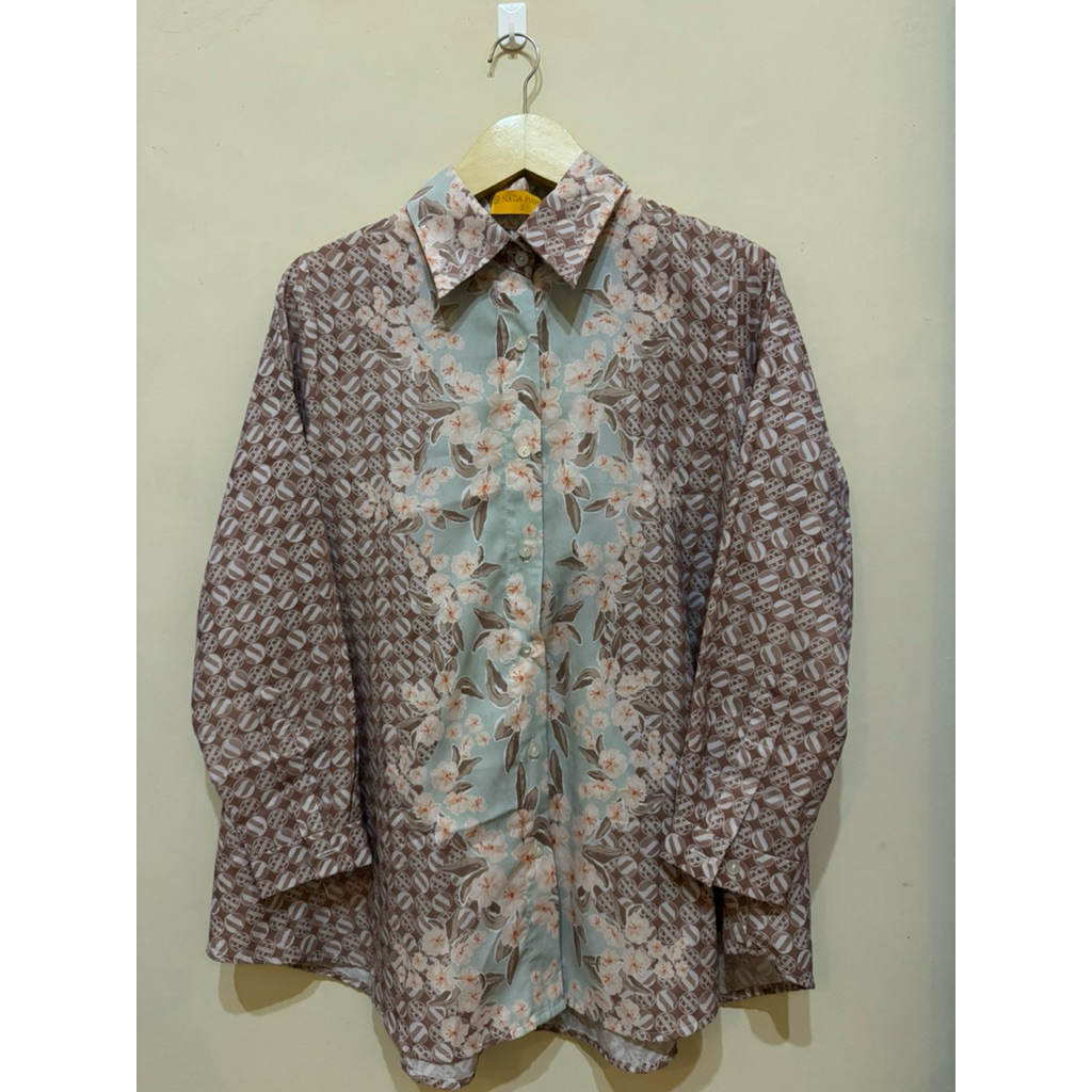 NADA PUSPITA VIOLA BASIC SHIRT (split payment)