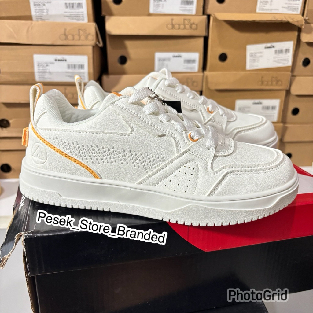 sepatu airwalk wanita Cortez Putih size 36,37 saja original