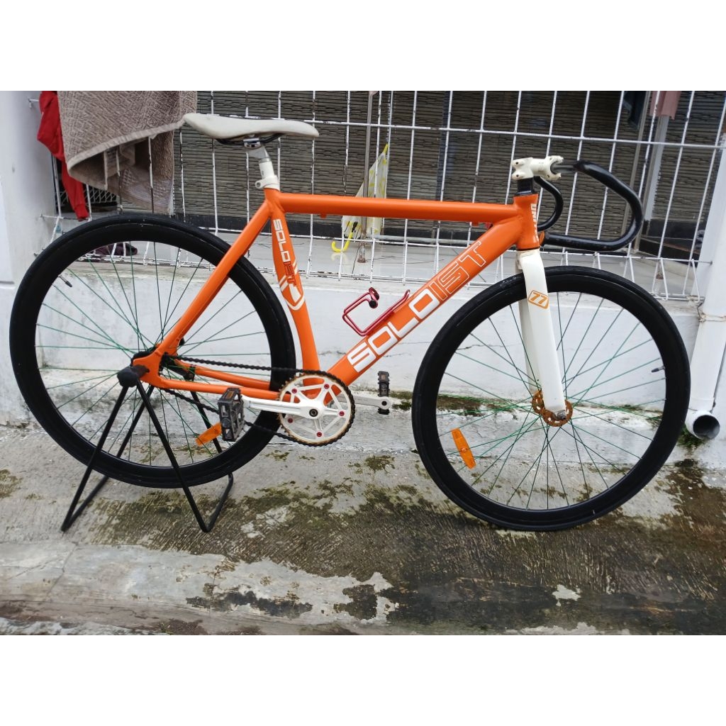 SEPEDA FIXIE SOLOIST 77