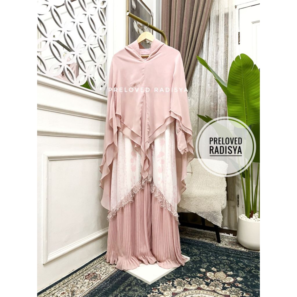 [PRELOVED VVGC] EID SERIES DRESS + KHIMAR SWAROVSKI YS SIGNATURE