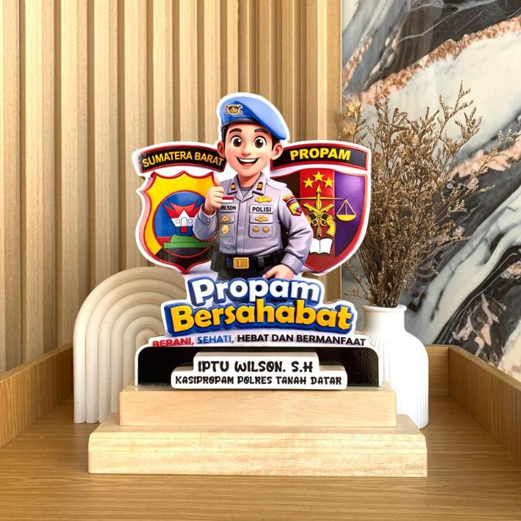 Cakrawala Art - Hadiah Karikatur Kayu Polisi Pelantikan Kenangan Masa Kerja