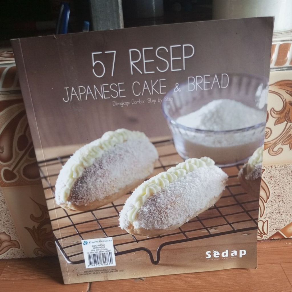 buku 57 RESEP JAPANESE CAKE & BREAD by Sedap