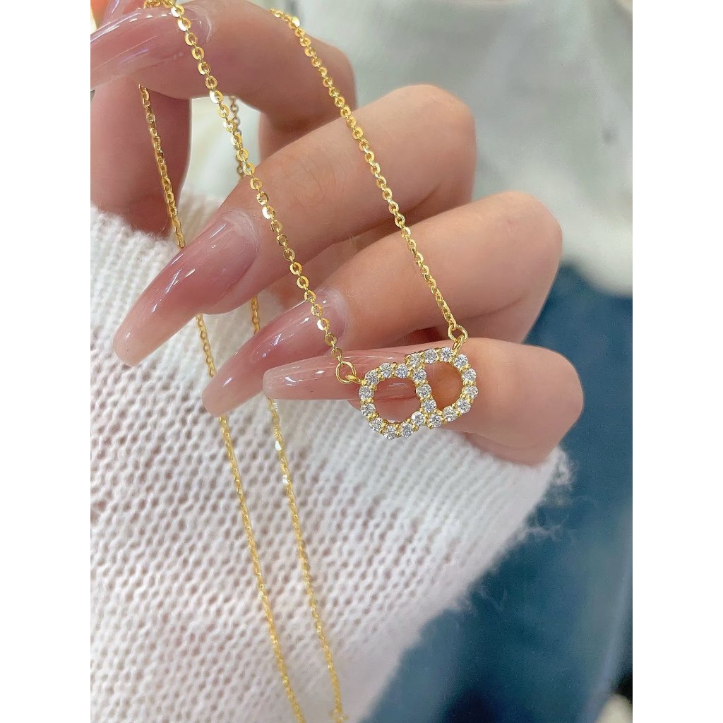 Kalung Rantai Leher Baja Titanium Berlapis Emas dengan Huruf Berhias Berlian Penuh