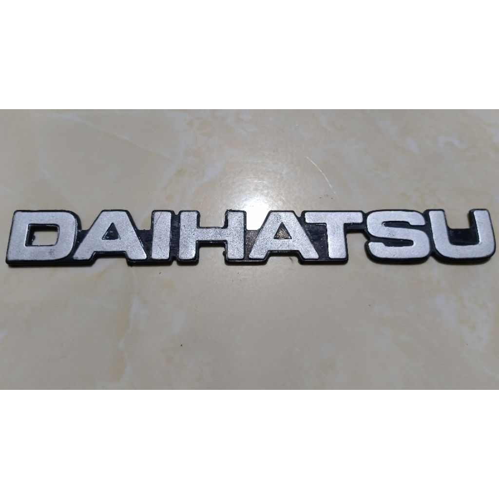 emblem grill daihatsu charade classy winner