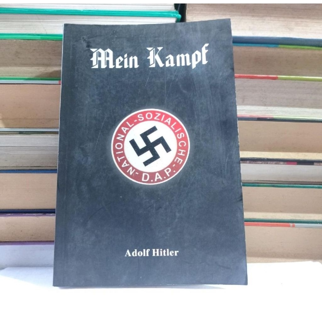 MEIN KAMPF - ADOLF HITLER.