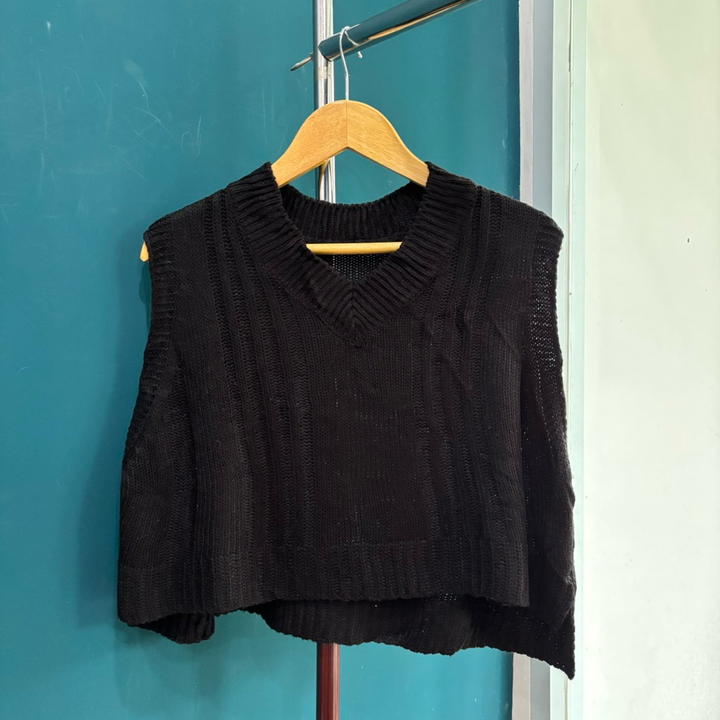 VEST A9 black hitam rompi crop cewek Rajut Knit Korea Style Look Dewasa Outer Tebal Lembut adem over