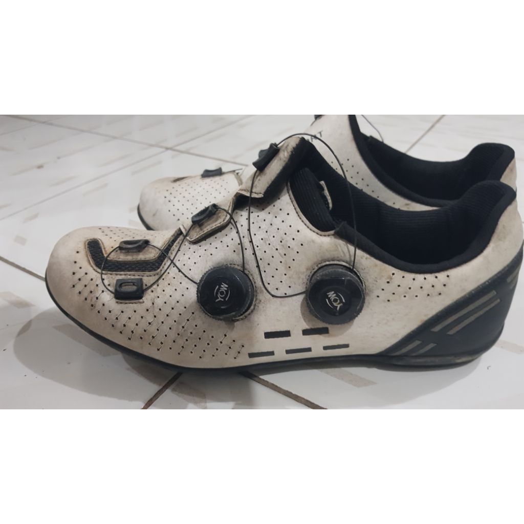 sepatu sepeda non cleat sport.