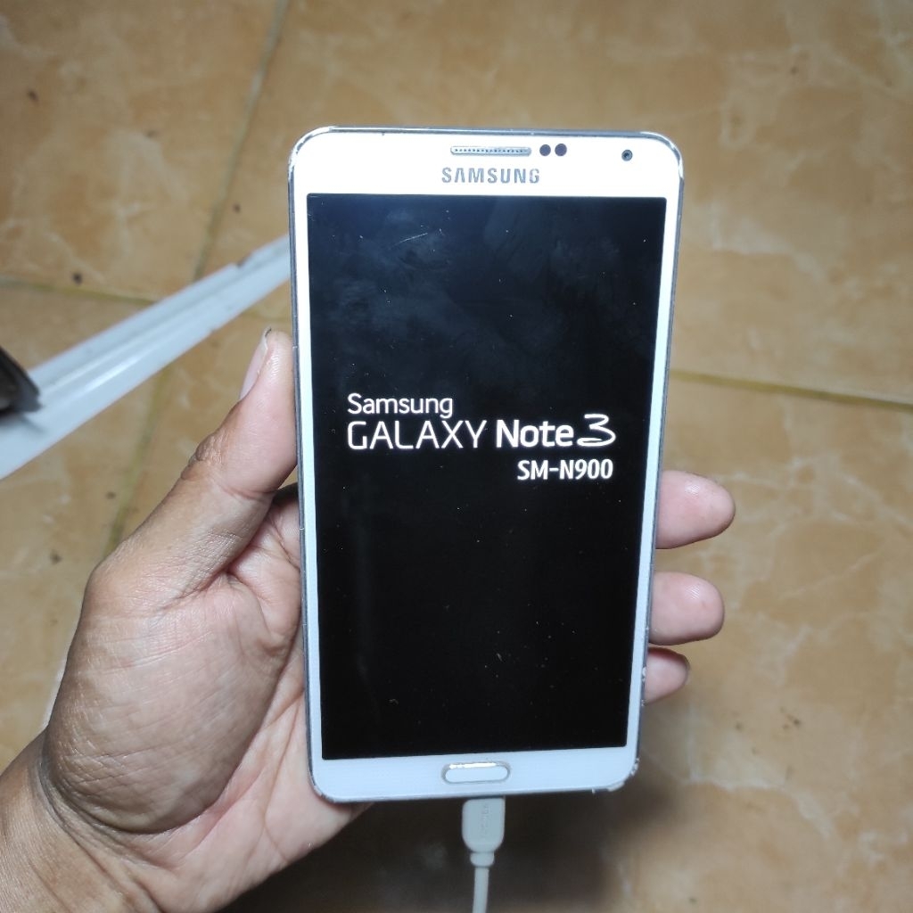 hp Samsung note 3 bekas off rusak bahan Oprekan sesuai di foto baca ( baca diskripsi)
