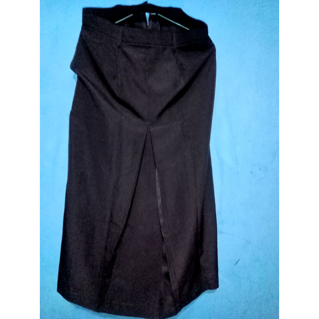 Preloved Rok Span Bahan licin Wanita
