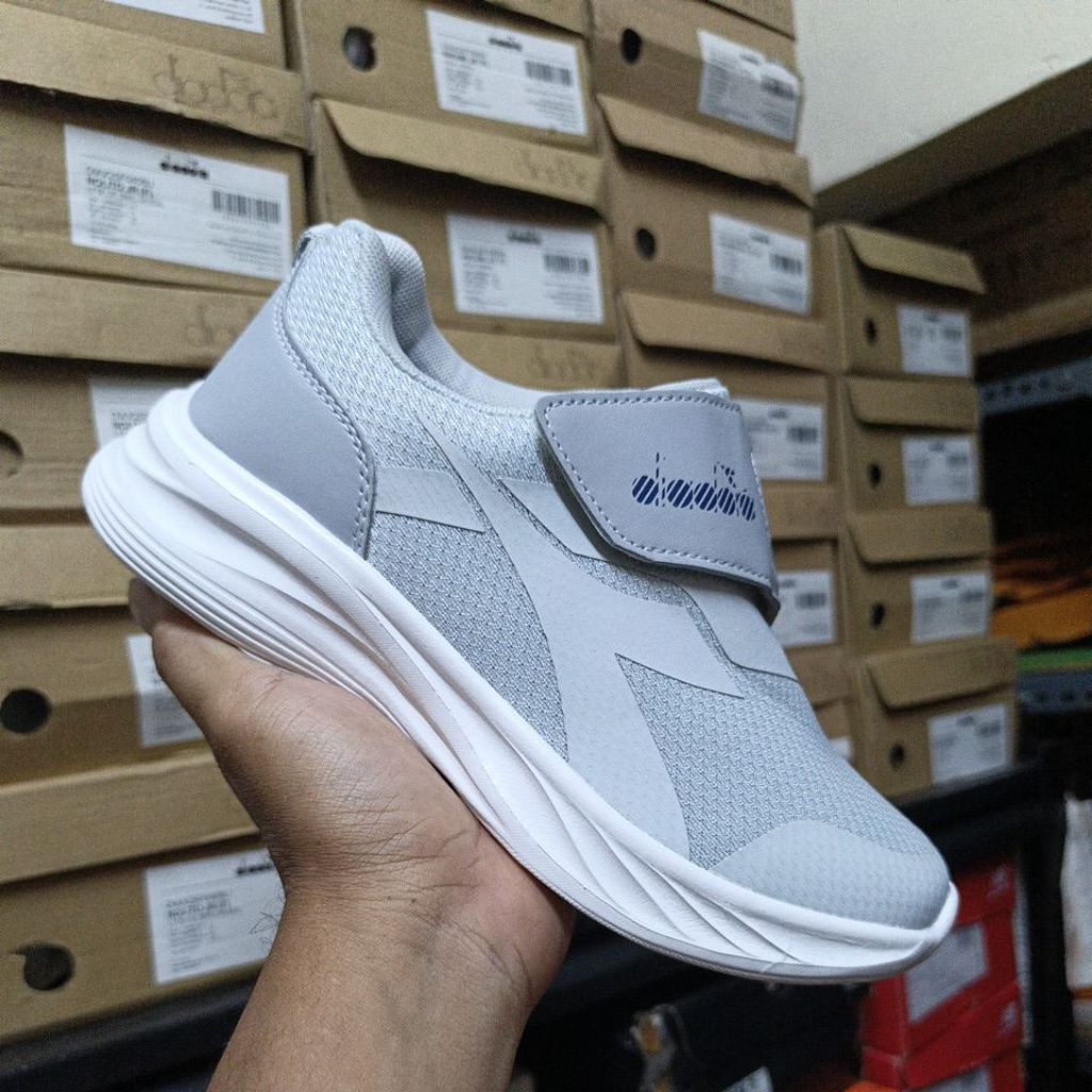 Sepatu Olahraga Anak Diadora Nexus Grey Original Resmi Sport Station