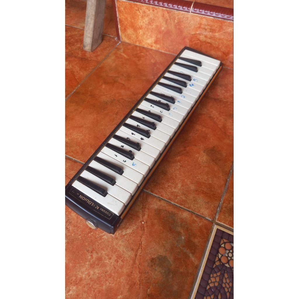 keybord/ pianika Suzuki M27