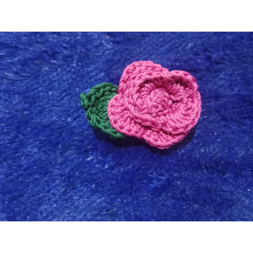 Bros rajut bunga mawar