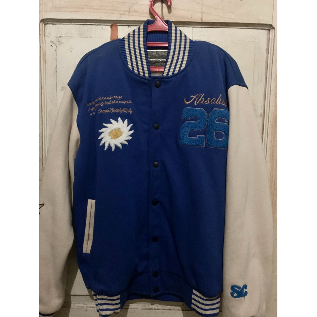 preloved jaket varsity