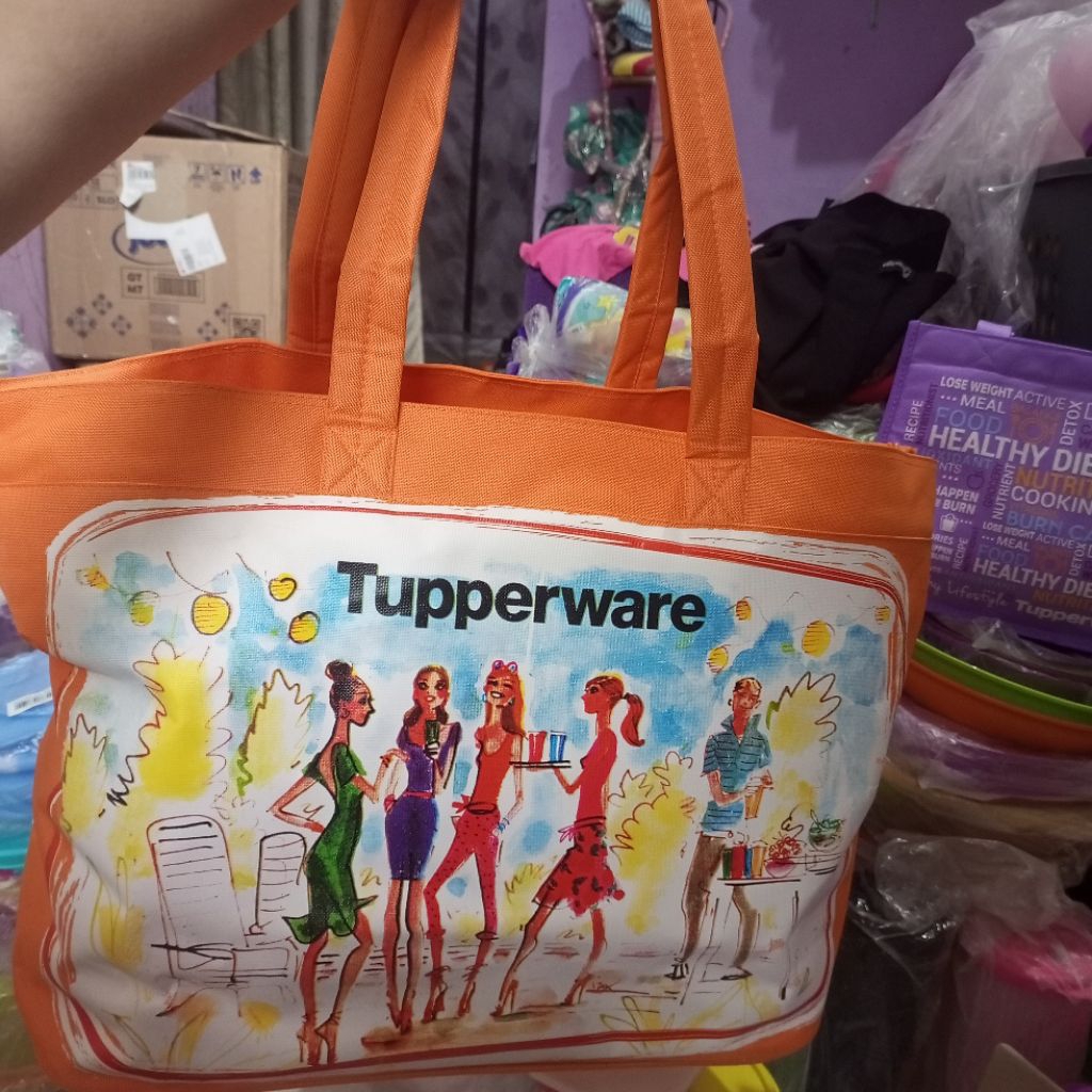 tas jumbo tas minggat tas piknik Tupperware baru original
