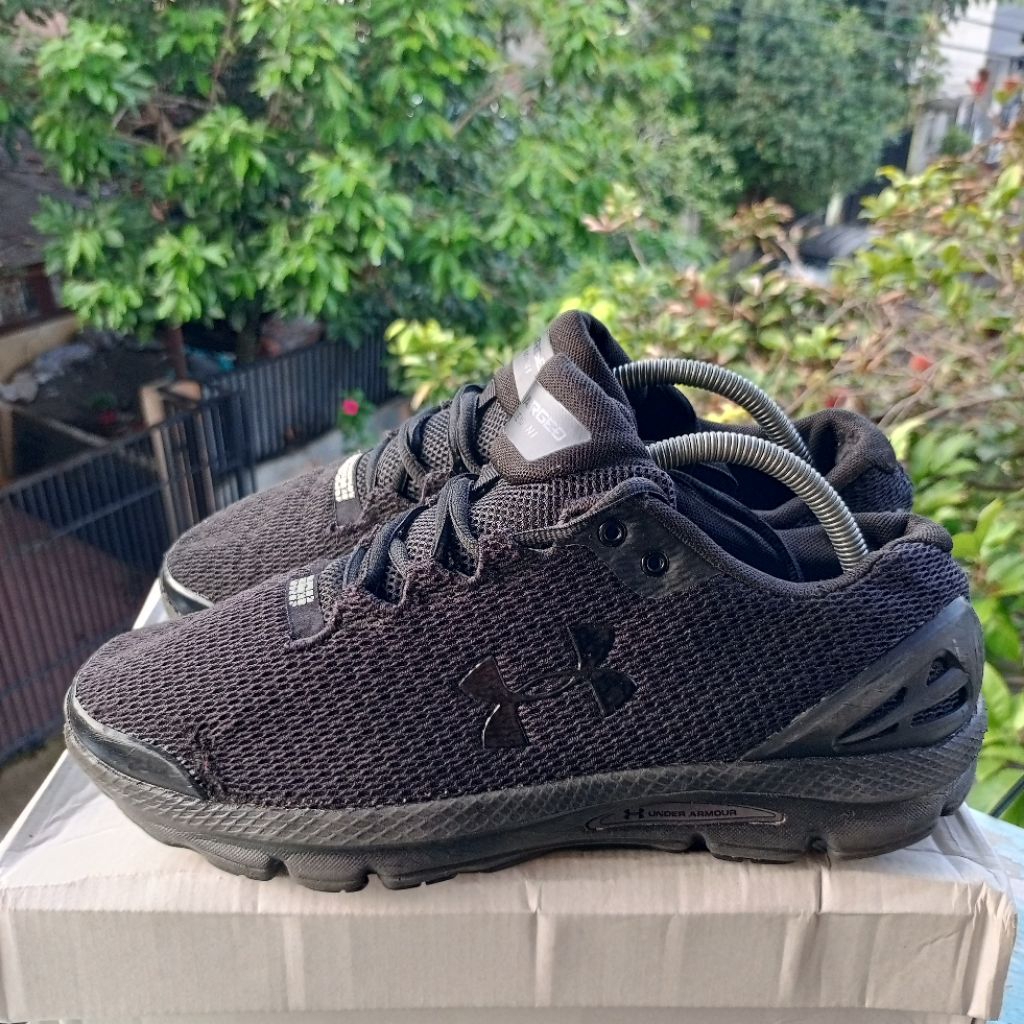 Sepatu running Ua gemini size 43