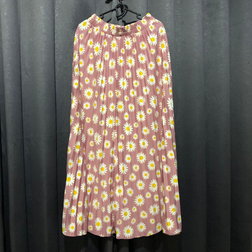 (PRELOVED) Rok Plisket Daisy warna UNGU