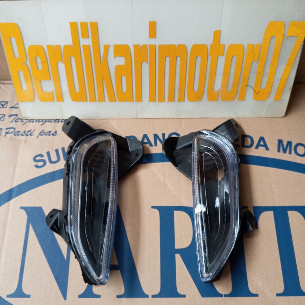 Hitam Lampu Sen Sein Riting Belakang Sepasang Kanan Kiri Honda Scoopy Fi K16 2014-2016 Custom Hitam 