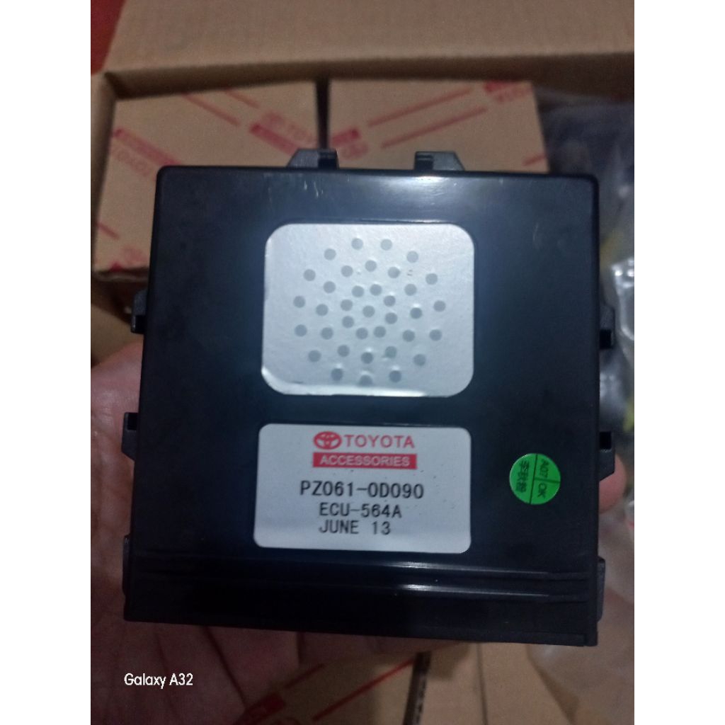 Modul sensor parkir yaris bakpao original,bonus kabel set sama speakernya