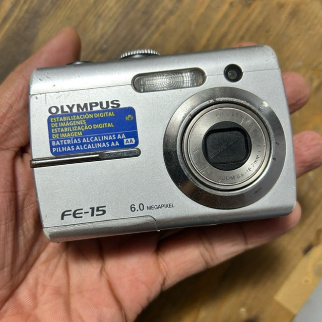 Kamera Olympus FE-15 Bekas – Semua Fungsi Normal, Lensa Bersih, Ada Garis Saat Foto Terang
