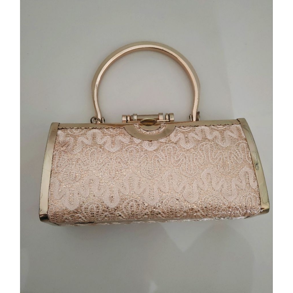 Preloved. Tas Pesta Handbag Gold Wanita