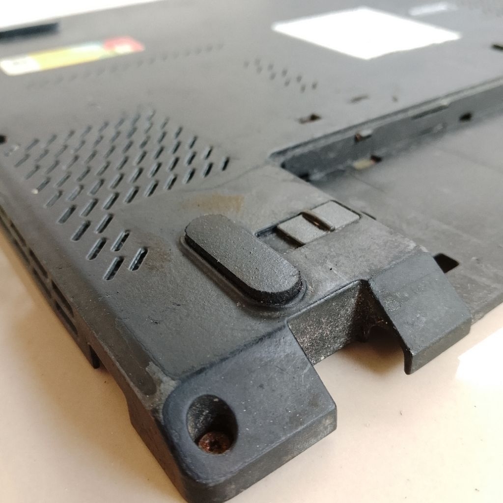 DIY UNIVERSAL Karet Kaki Laptop Lenovo Thinkpad X240 X250 | Rubber Feet Anti Slip | Dudukan Bawah | 