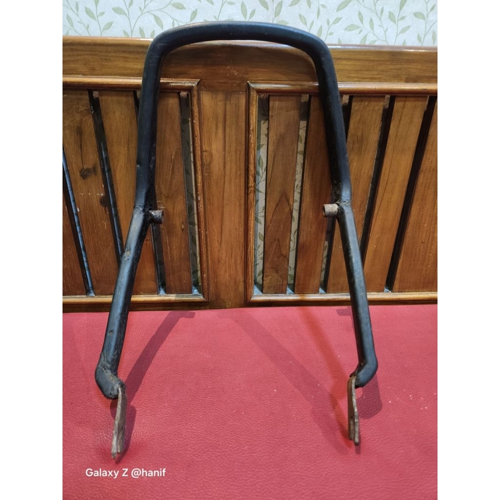 begel behel pegangan belakang suzuki rc100 spirit karet original