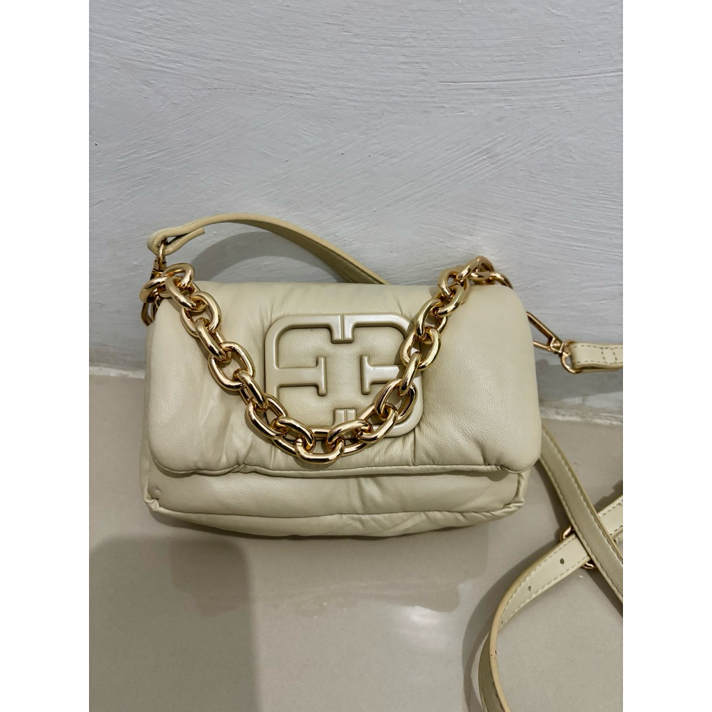 Preloved sling bag Elle ori