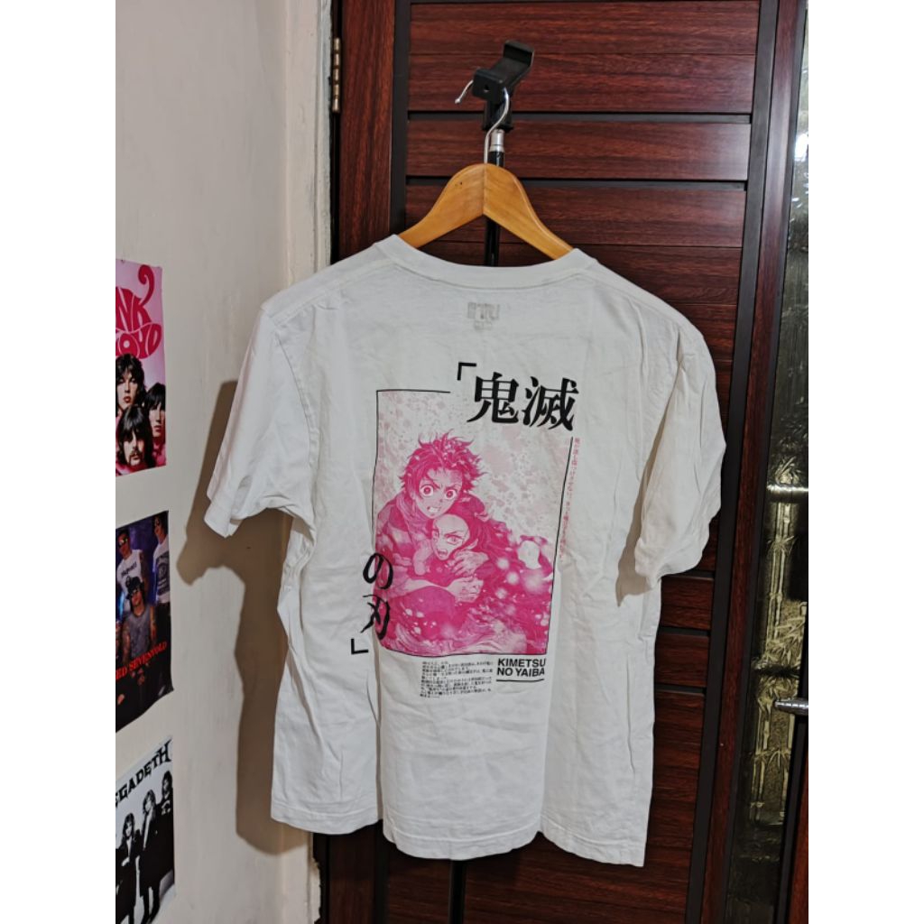 UNIQLO x kimetsu No Yaiba (DEMON SLAYER)