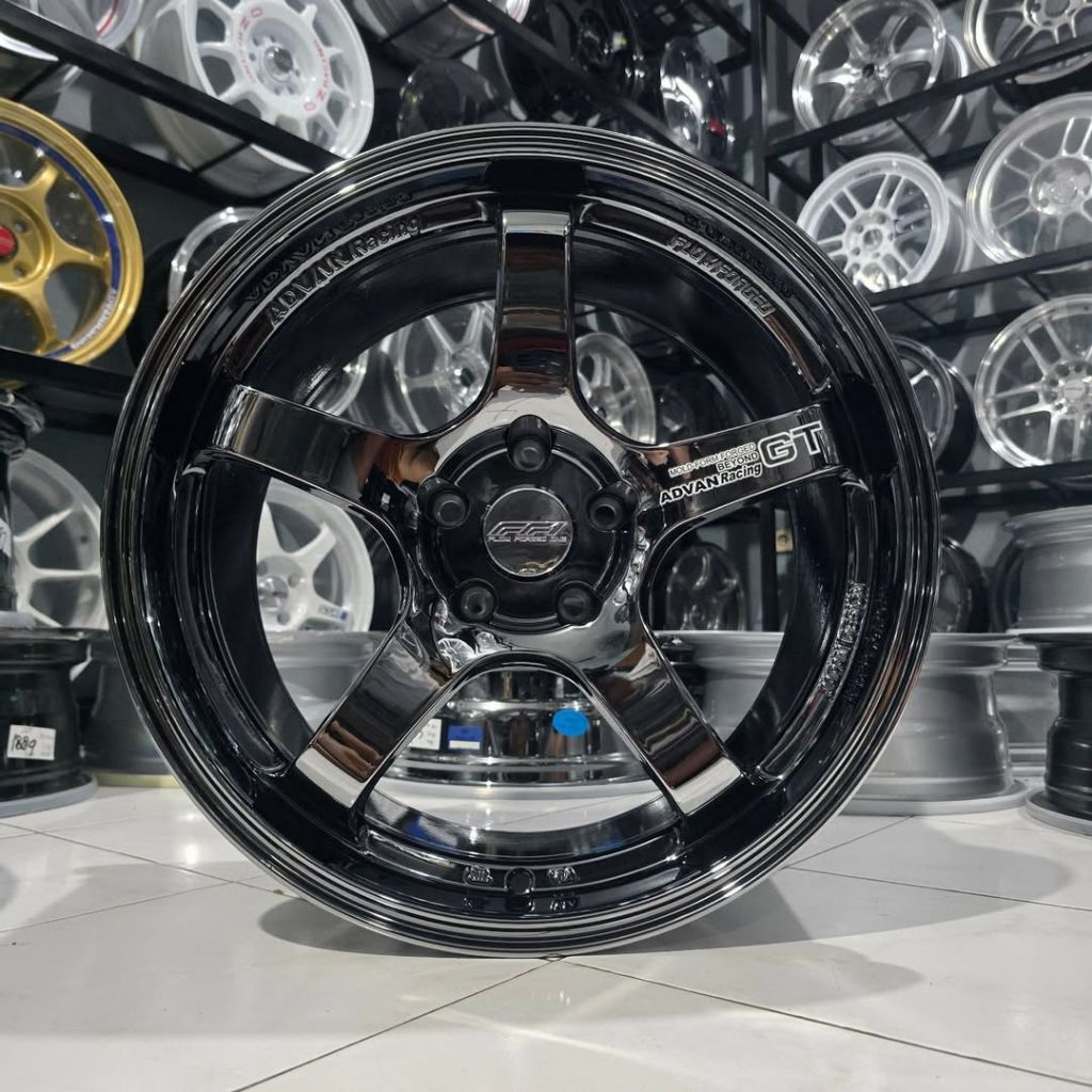 velg advan gt BLACK CHROME ring 18 lebar 9,5 velg mobil ring 18 pnp mobil reborn venturer Innova Zen