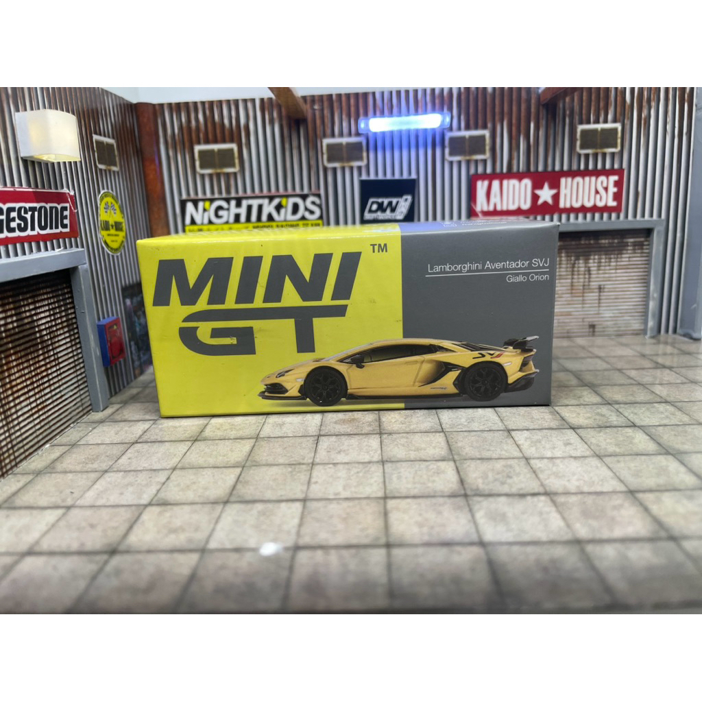 MINI GT LAMBORGHINI AVENTADOR SVJ GIALLO ORION - #MGT563