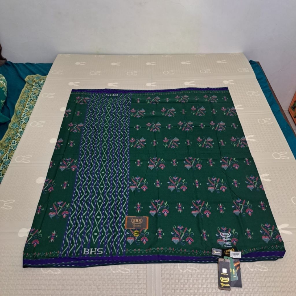 SARUNG BHS MST SIGNATURE GOLD