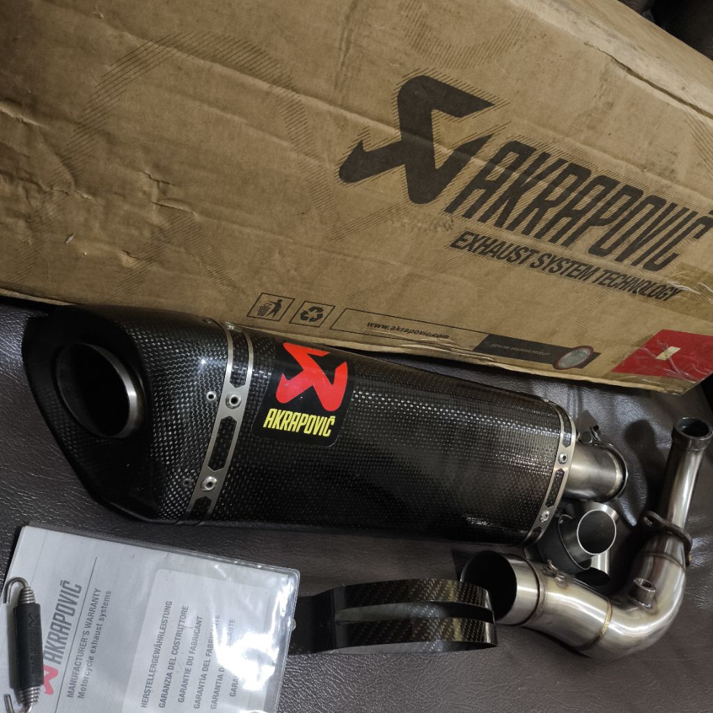XMAX AKRAPOVIC CARBON SLOVENIA ORIGINAL X MAX