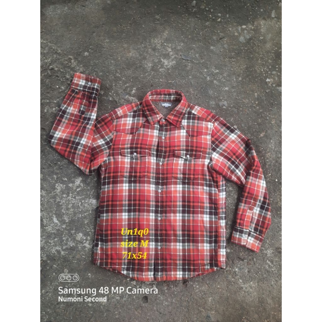 kemeja flanel sherpa uniqlo