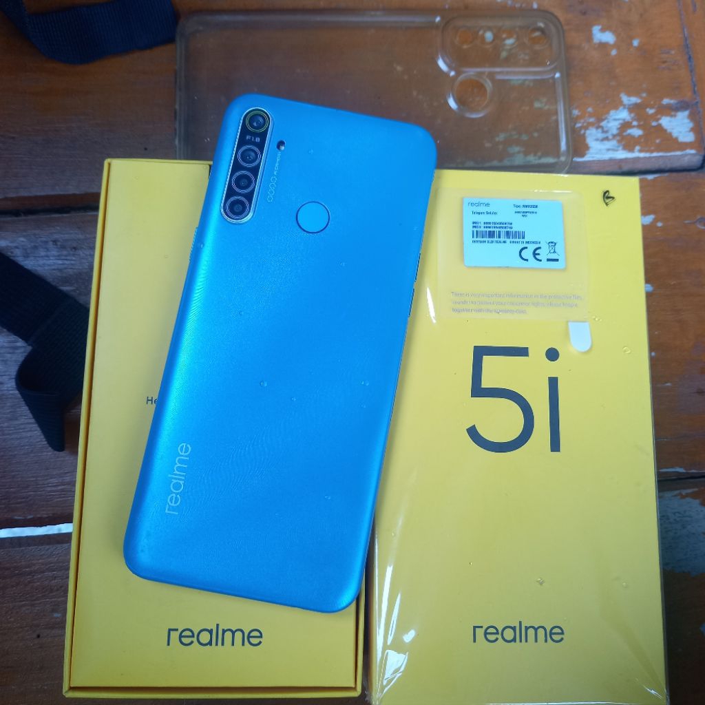 REALME 5I RAM 4/64 fullset ori (normal siap pakai)