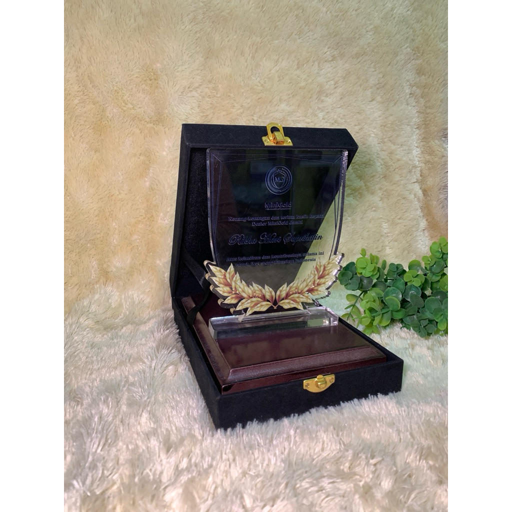 Plakat Akrilik | Plakat Penghargaan | Plakat UV