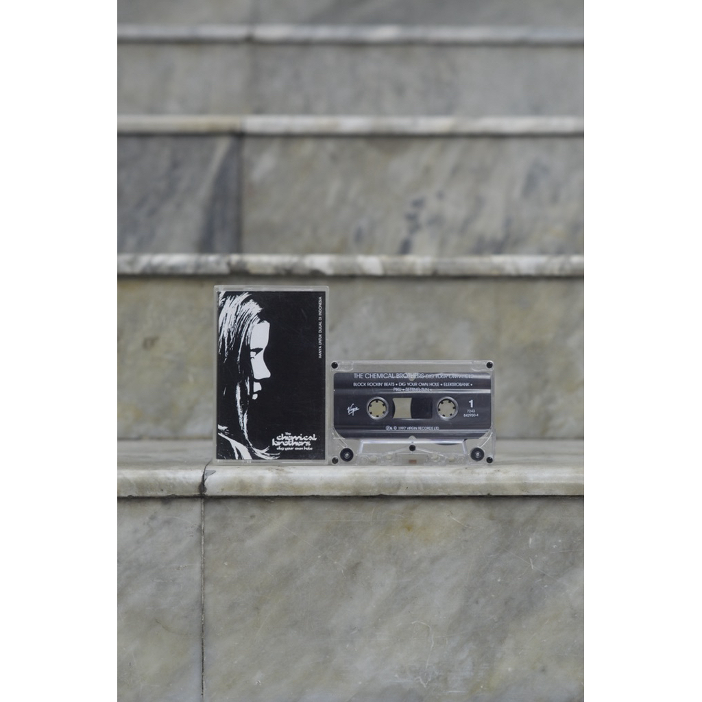 Kaset pita The Chemical Brothers Dig Your Own Hole