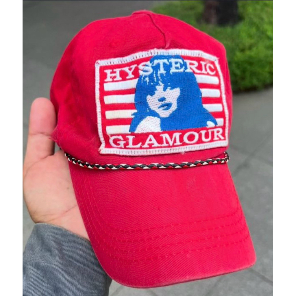 topi hysteric glamour warna merah