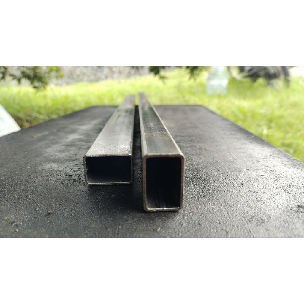 Pipa Besi Hollow Ukuran 30 mm x 20 mm Panjang 72 cm